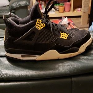 Jordan 4 Royalty